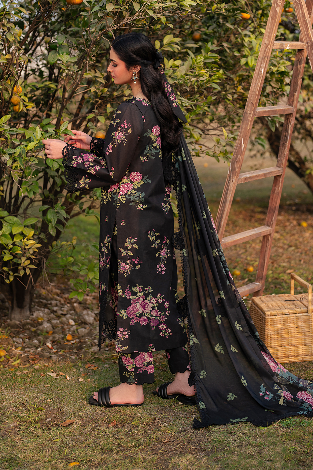 UE-394 Printed Lawn & Digital Linen Embroidered Suit with applique shirt, trouser & digital dupatta – RS Royal Fashion