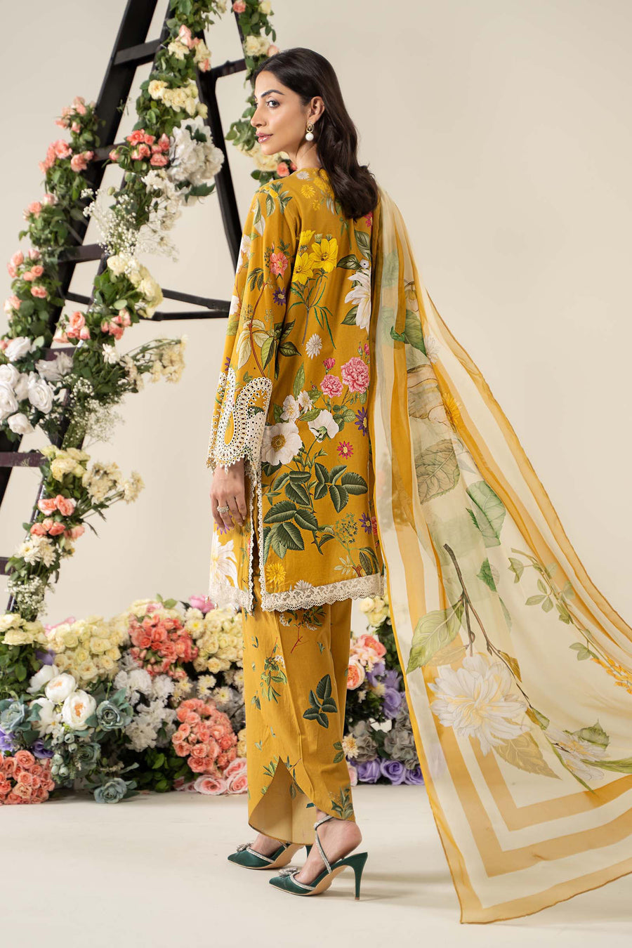 Maria B MP25-04B 3-piece unstitched printed lawn suit with chiffon dupatta and cambric trousers.