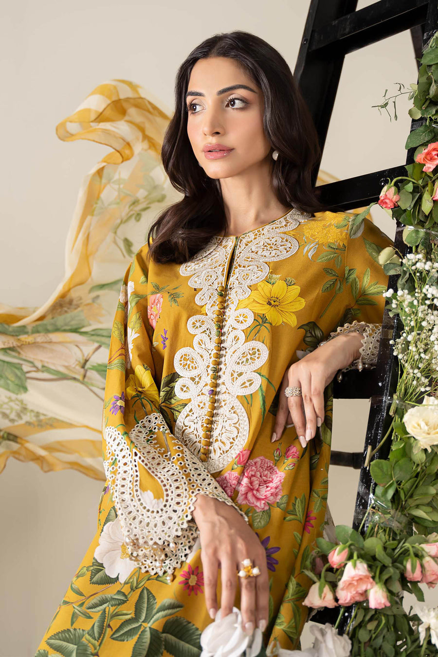Maria B MP25-04B 3-piece unstitched printed lawn suit with chiffon dupatta and cambric trousers.