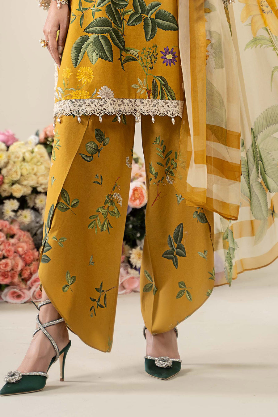 Maria B MP25-04B 3-piece unstitched printed lawn suit with chiffon dupatta and cambric trousers.