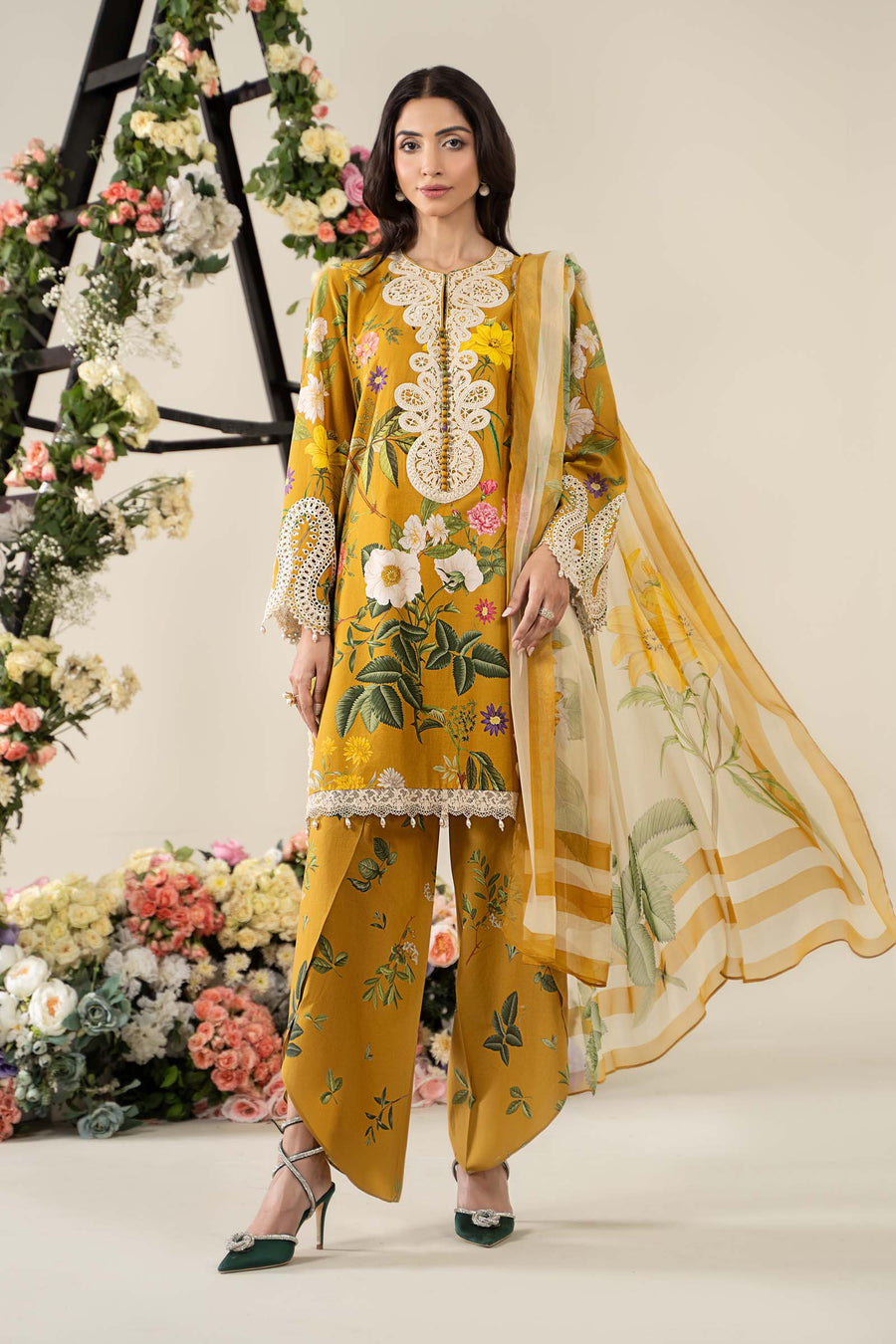 Maria B MP25-04B 3-piece unstitched printed lawn suit with chiffon dupatta and cambric trousers.