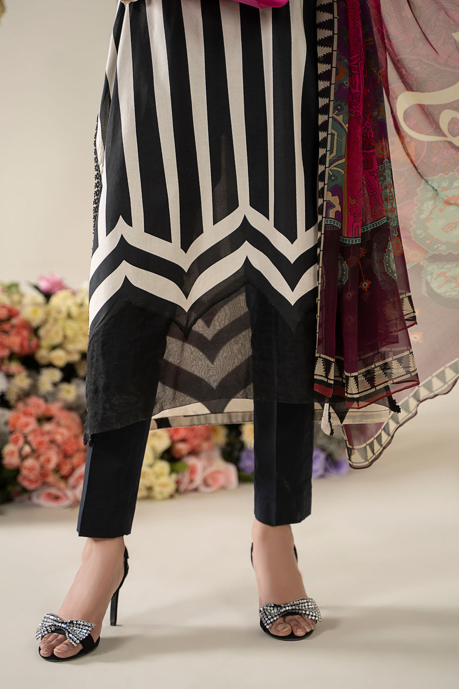 Maria B inspired white & black embroidered 3-piece unstitched lawn suit with chiffon dupatta.