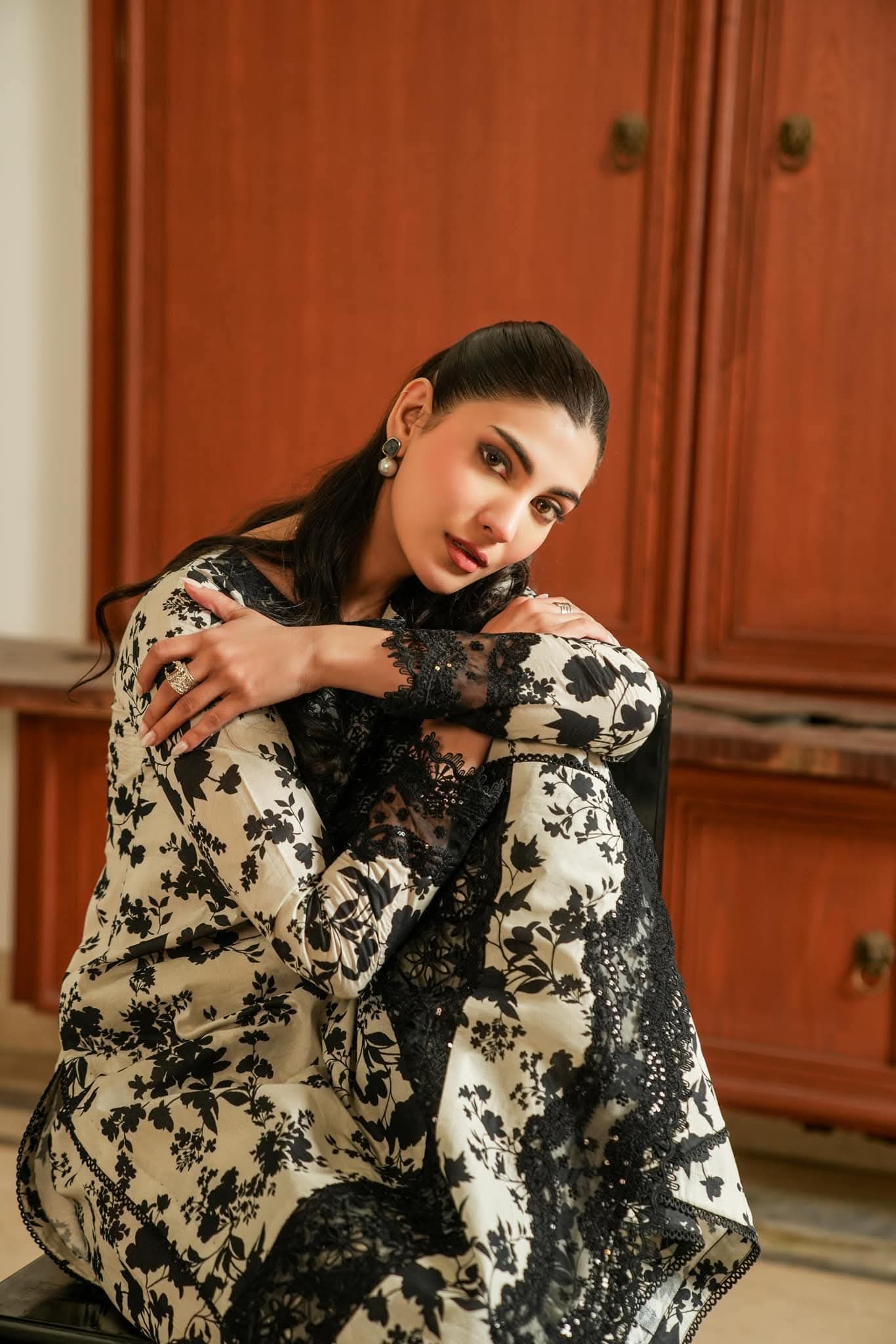 Aneela.s black skin 3-piece unstitched lawn suit with embroidered front and digital printed chiffon dupatta.
